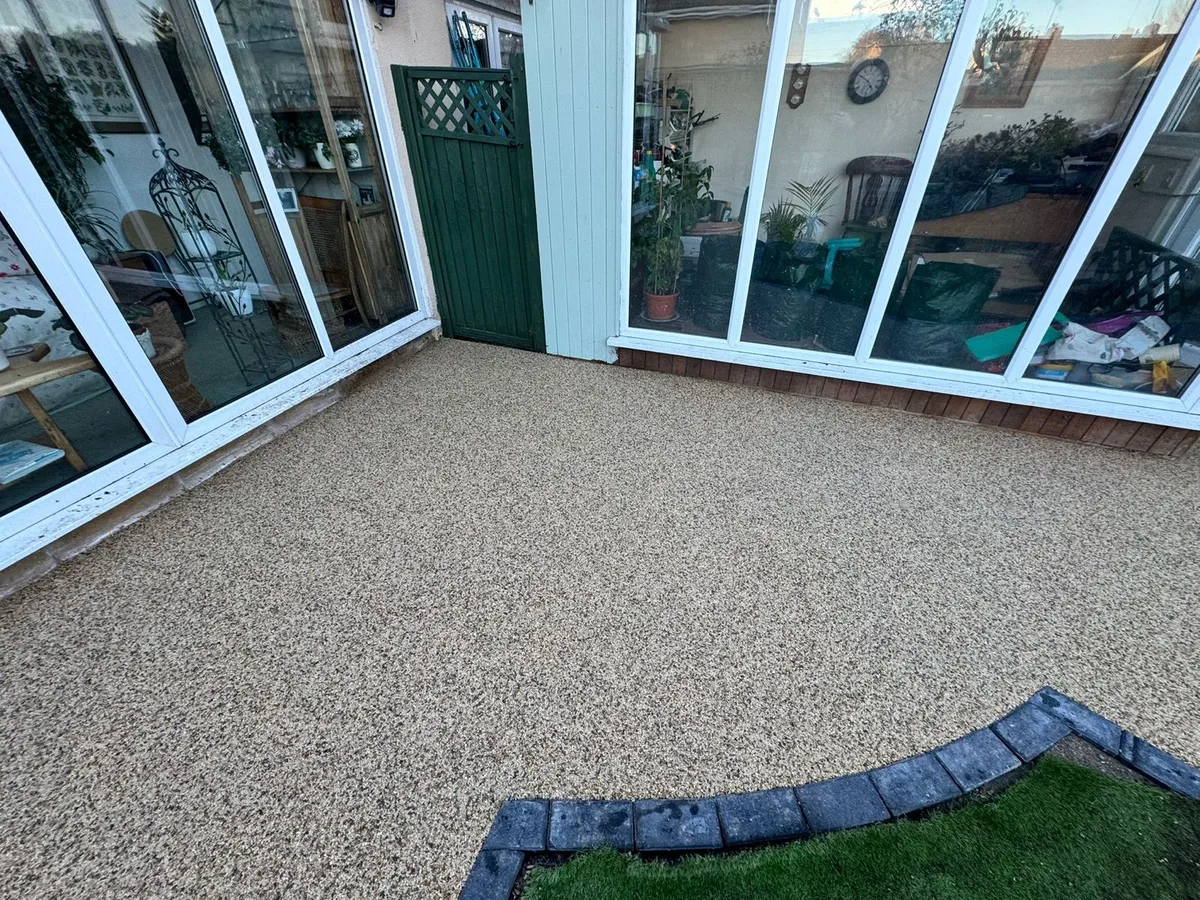 Resin bound driveway installation in Bournemouth