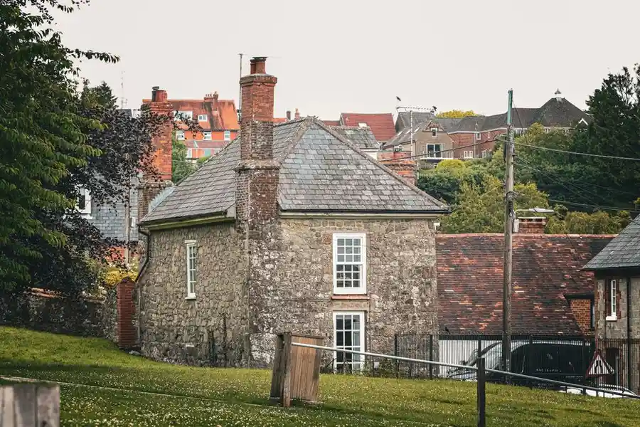 Stone cottage in the Christchurch area - resin surfaces complement both traditional and modern properties