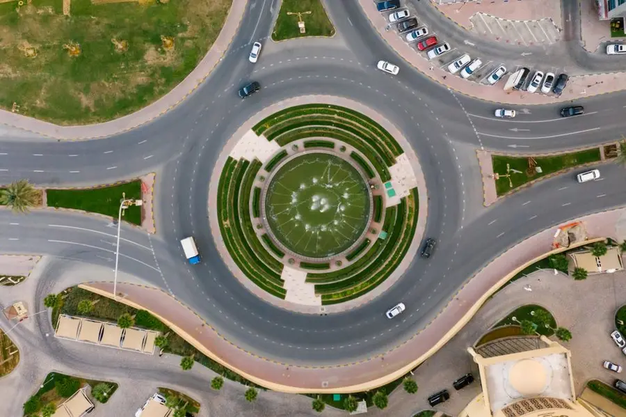A circular pattern feature in a driveway design