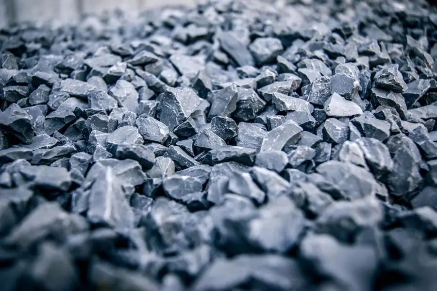 Crushed stone aggregate used for a permeable resin sub-base